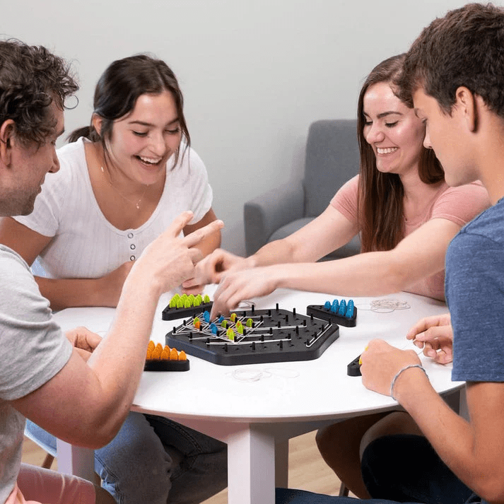 TriadChess™ | Ervaar ongekende strategieën!