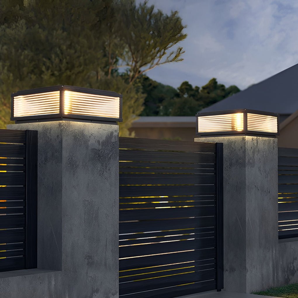 Lumière de poteau de clôture solaire étanche contemporaine pour terrasse et pilier extérieur