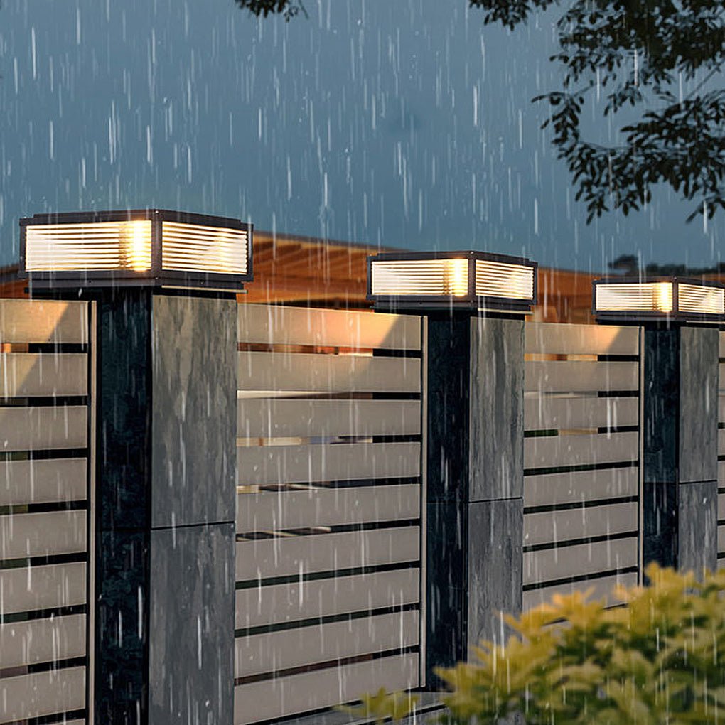 Lumière de poteau de clôture solaire étanche contemporaine pour terrasse et pilier extérieur