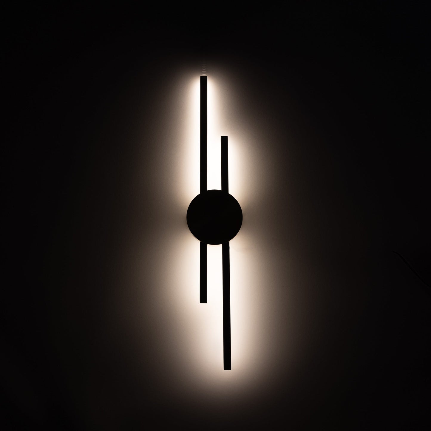 Linear Minimalist Light Sconce