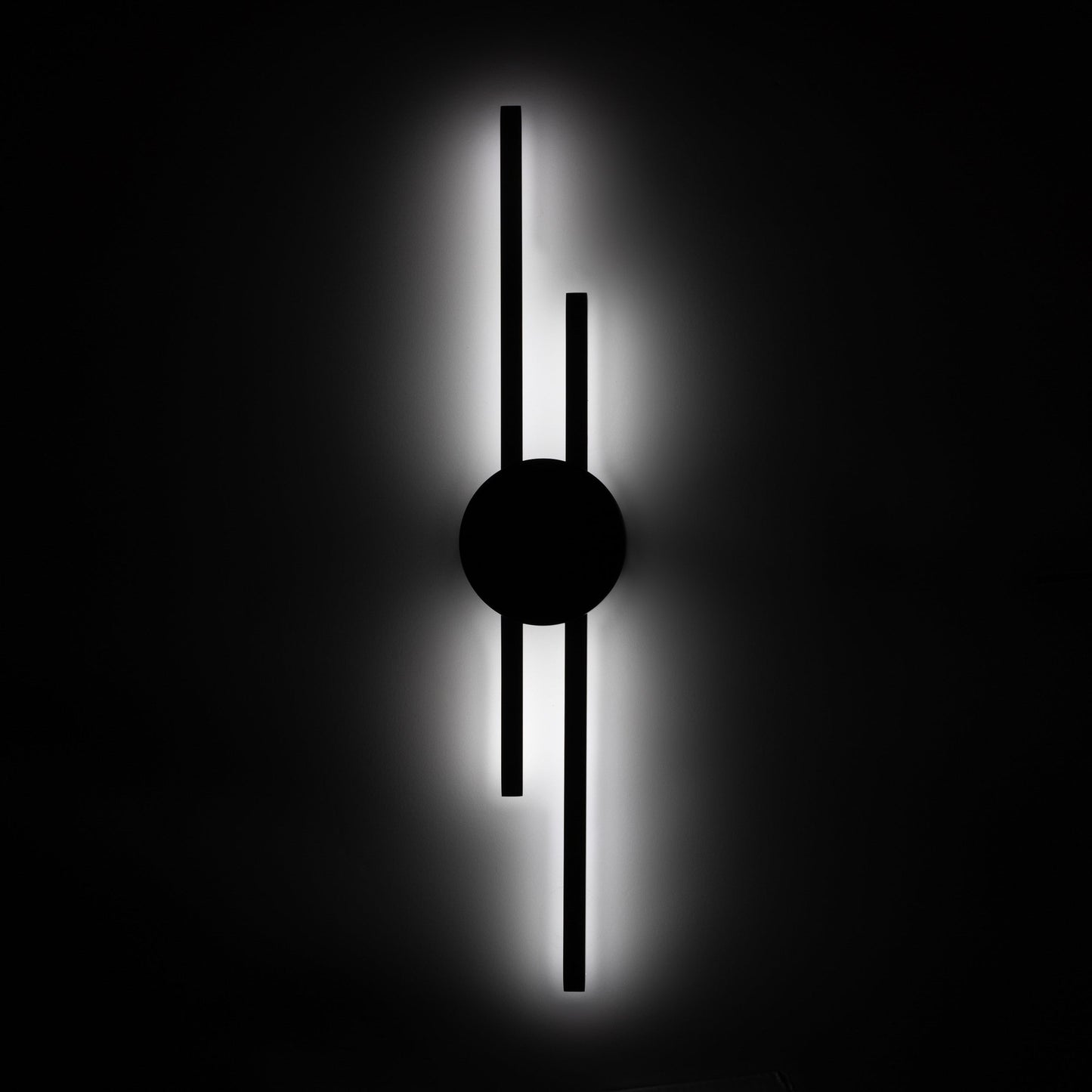 Linear Minimalist Light Sconce