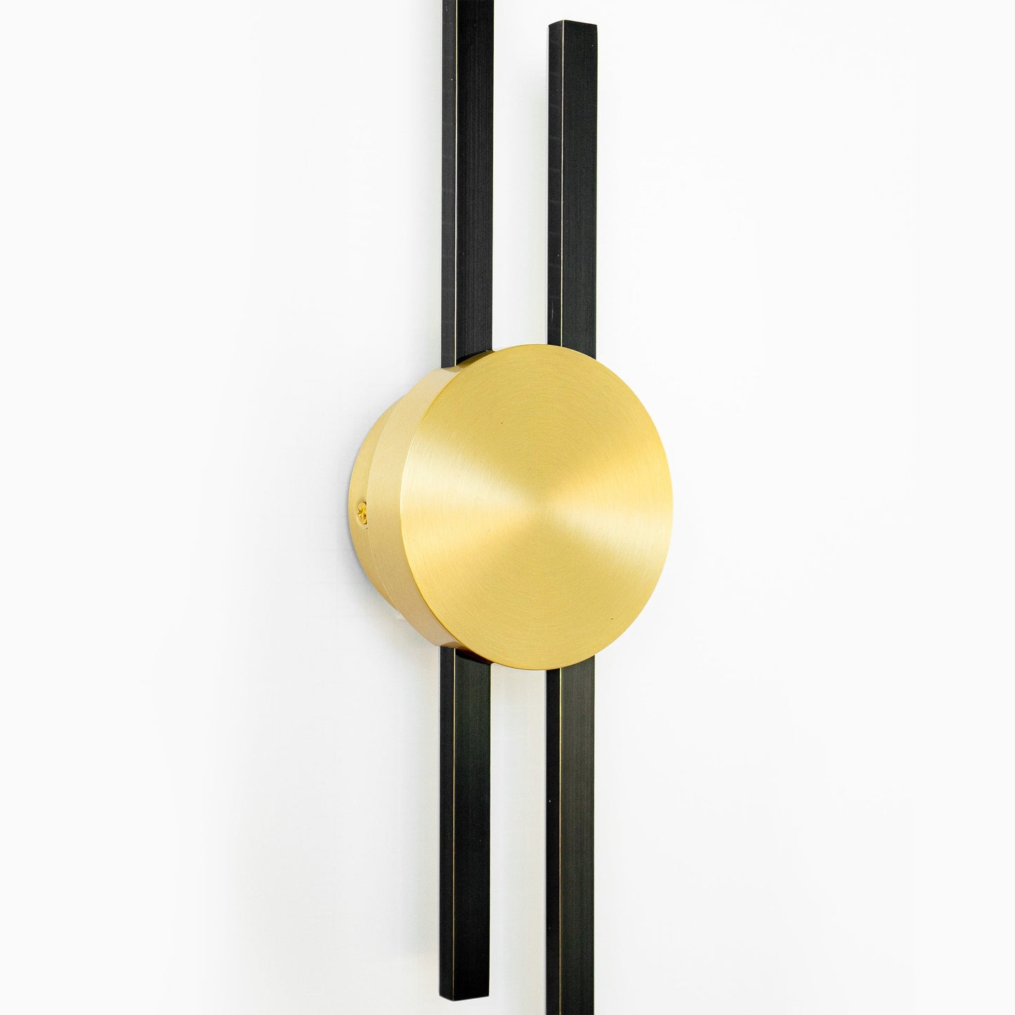 Linear Minimalist Light Sconce