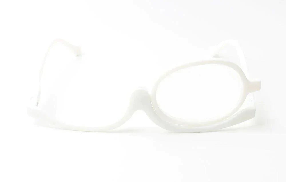 GlamView™ - Reading glasses for applying make-up