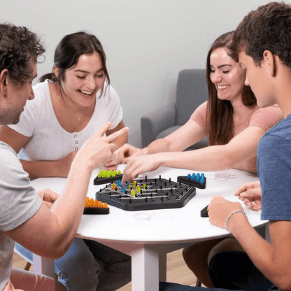 TriadChess™ | Ervaar ongekende strategieën!